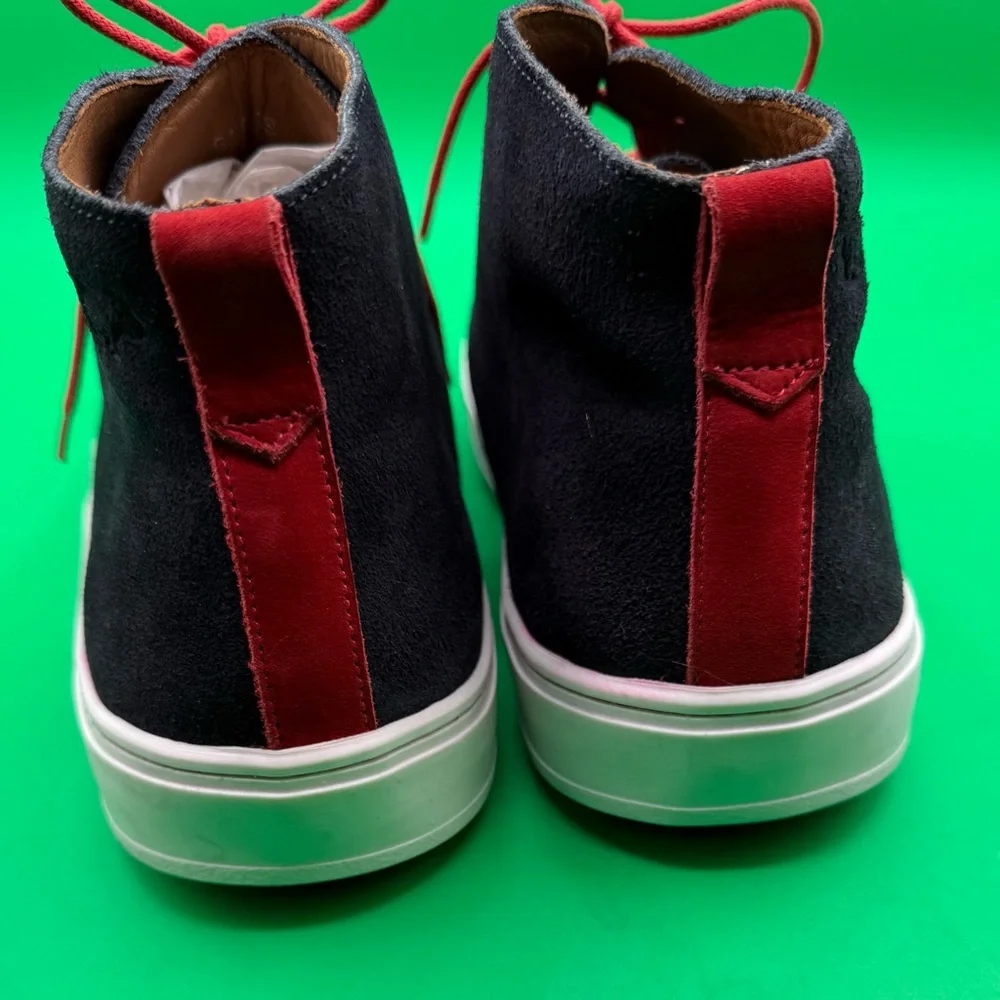 Navy Suede Chukka Boots with Red Laces